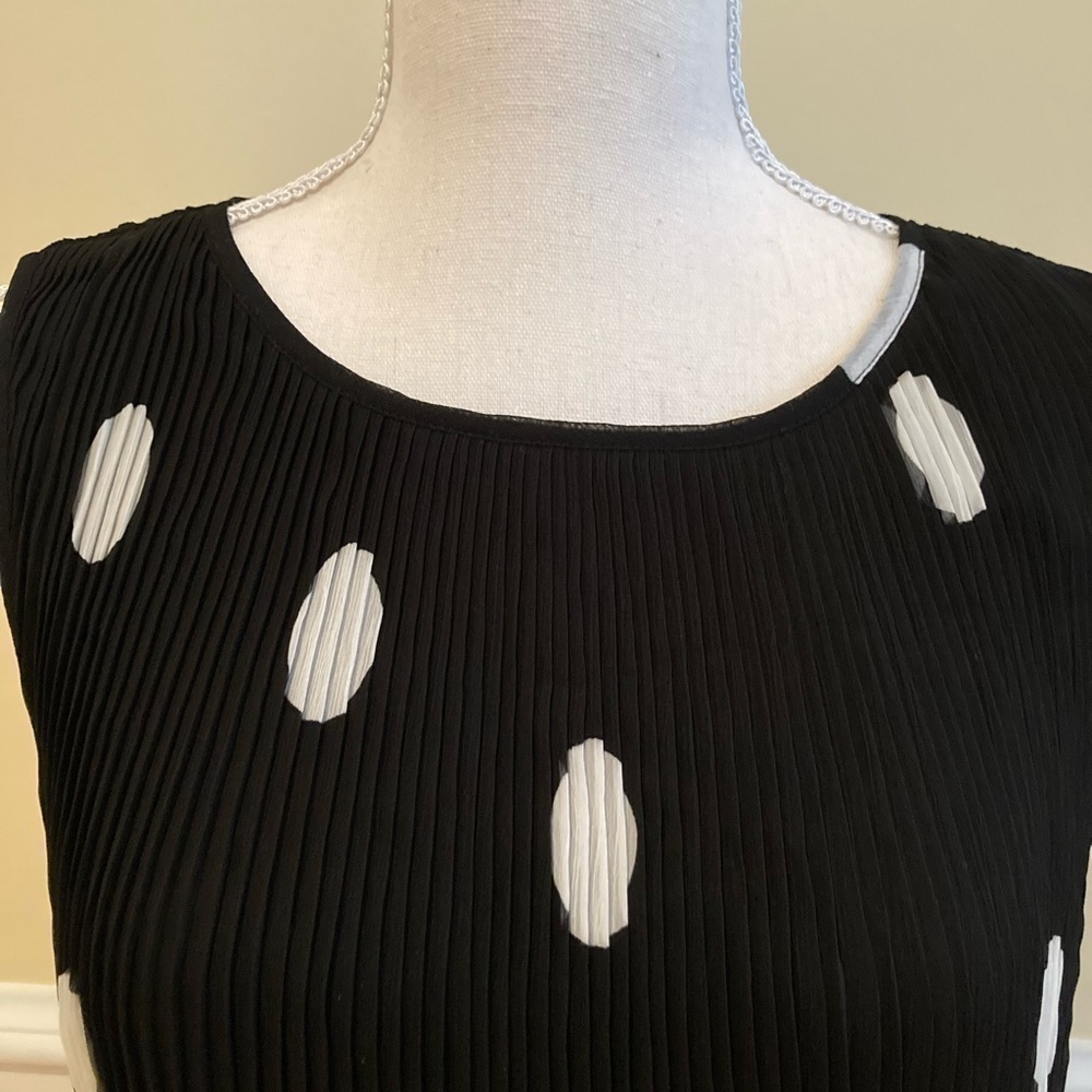 NWOT DKNY Pleated Sleeveless Midi Dress, Black, White, Polka Dots, Size 10 - Picture 2 of 6
